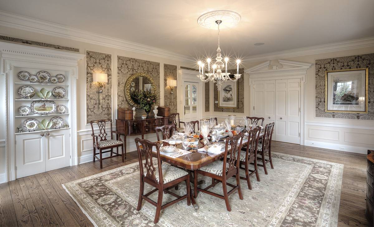 Traditional Dining Room Fit For Formal & Informal Gatherings
